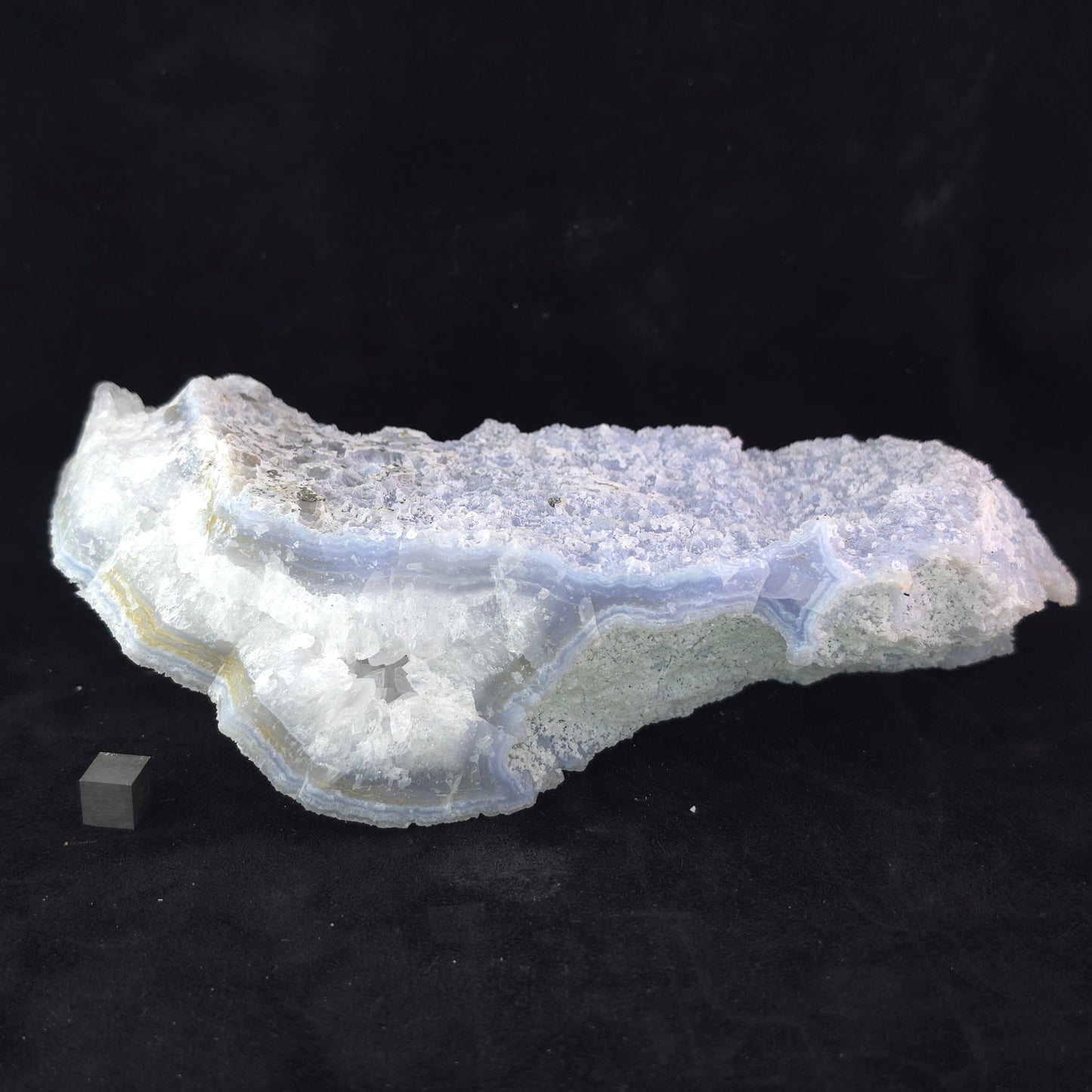 Blue Lace Agate – 1702g – Ysterputs